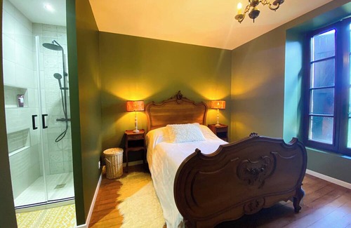 Mougon-Thorigne Bed & Breakfast | Charming chambres d'hotes in a former presbytery. 7 minutes from the A10 motorway.