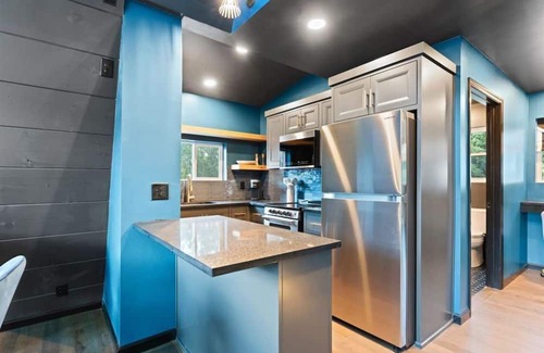 Omaha House | The Constellation Aries - Romantic-Steam Shower-Hot Tub-Table Rock Lake