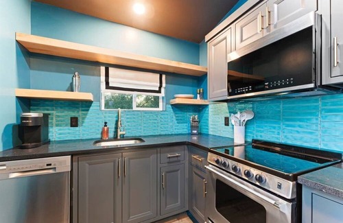 Omaha House | The Constellations Orion & Taurus - Romantic Steam Showers, Hot Tubs, and Table Rock Lake