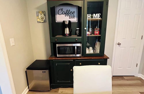 Gallatin Cottage | Cottage by the Sheep - 3BD/2Bath