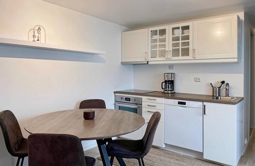 Stavanger Apartment | Central 2 Bedroom Near Sea