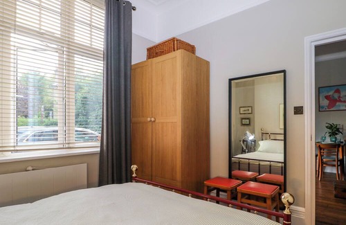 Guildford Cottage | GUILDFORD KIP, romantic, character holiday cottage in Guildford
