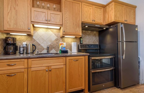 Anchor Bay House | Charming Coastal Bungalow, Hot Tub!