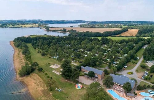 Canet-de-Salars House | Camping 4 étoiles - Parc aquatique - ccaaaag