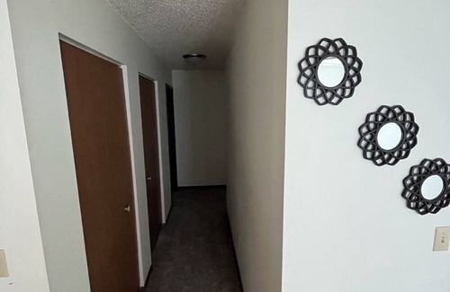 Bismarck Apartment | Cozy 1-bedroom apartment in pleasant Bismarck with AC, patio