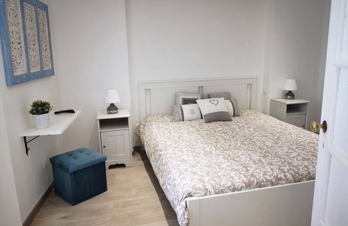 Sines House | Room 'Garden' with Shared Garden and Wi-Fi