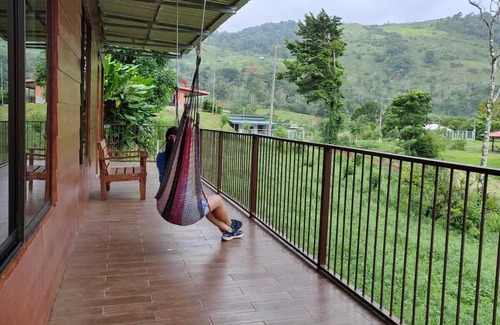 Bijagua House | Book and relax with your family in this quiet place, enjoy a comfortable stay