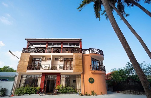 Huraa House | Charming Deluxe room in Huraa Guesthouse with AC, Wifi
