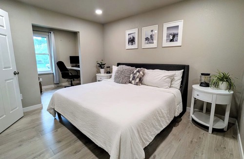 Fort Collins House | Spacious 5-bedroom house in fantastic Fort Collins with AC, WiFi