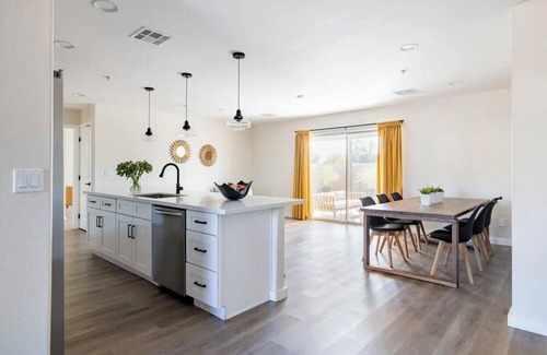 Village Grove House | 3-bedroom house in fabulous Scottsdale with AC, WiFi