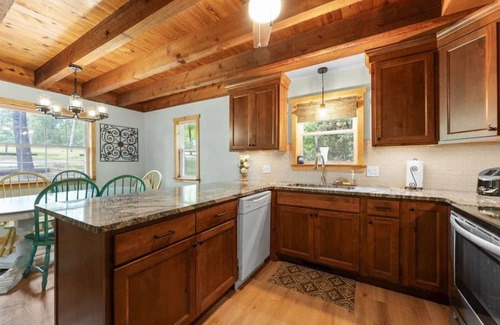 Omaha Cabin | ThunderRidge-HotTub-TreeHouse-BoatParking-Boat Sli