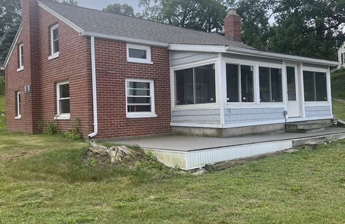 North Webster Cottage | North Webster, IN lake front on all sports Webster Lake.