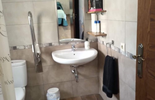 Codo Apartment | Studio Apartment 'Estudio Zafranales' with Sea View, Wi-Fi and Air Conditioning