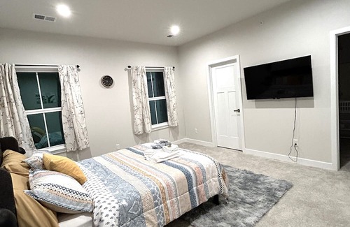 Gibsonia House | Newly built 3-bedroom townhome with comfort and style