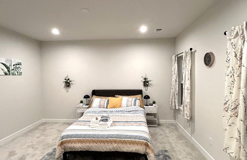 Gibsonia House | Newly built 3-bedroom townhome with comfort and style