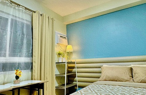 Lahug Condo | Cozy Studio condo in charming Cebu City with WiFi, AC, near IT Park