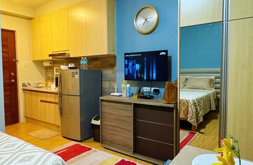 Lahug Condo | Cozy Studio condo in charming Cebu City with WiFi, AC, near IT Park