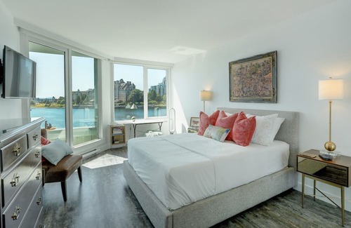 Inner Harbour Condo | Harbour View Executive Suite – Unparalleled Views in Victoria!