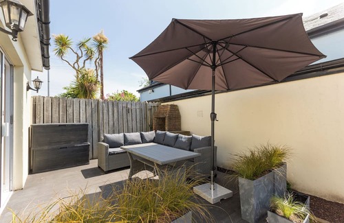 Delgany Apartment | Greystones Garden Studio for 2 down at the Harbour