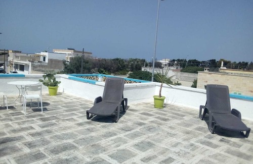 Torre Chianca Apartment | Apartment For 2 - 4 People Just 100m From the Sandy Sea