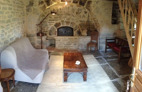 Varen House | Location DE Vacances Gite Dans UN Ancien Four A Pain DU Xviiième Siècle