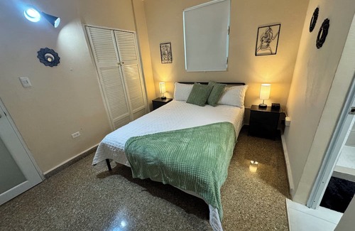 Sabana Llana Norte House | lovely 3 bedroom 2 bathroom house CLOSE TO EVERYTHING with AC WiFi TV & balcony