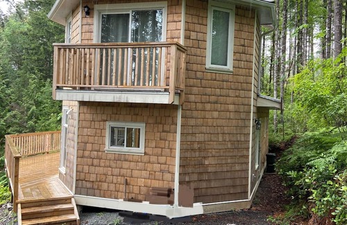Port Alberni Cottage | Unique West coast Cottage Nestled in the Woods