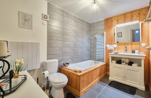 Saint-Martin-en-Vercors Apartment | Apartment 'Gte Edelweiss' with Mountain View, Private Terrace and Wi-Fi