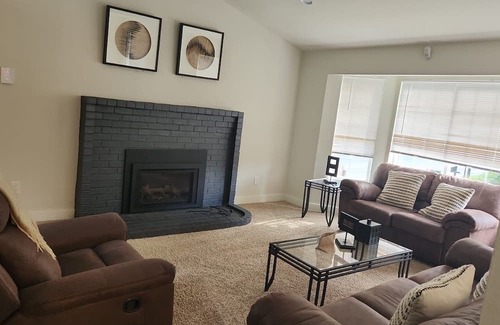 Cathcart House | Quaint 3-bedroom house with WiFi in charming Snohomish