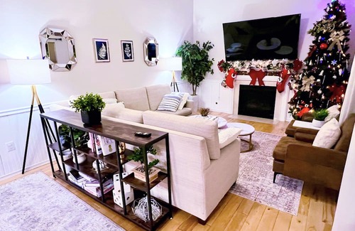 Manassas House | NEW LISTING! Historic District Magic Hideaway by RedAwning
