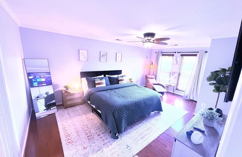 Manassas House | NEW LISTING! Historic District Magic Hideaway by RedAwning