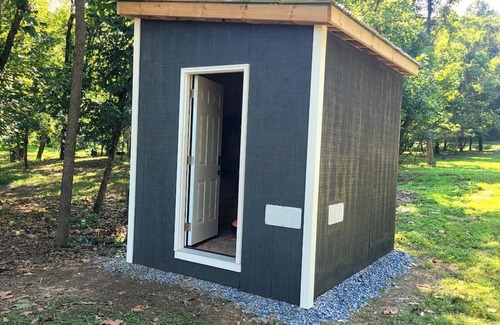 Luray House | Newly Renovated Riverfront w/Basketball/Pickleball court hi-speed Wi-Fi