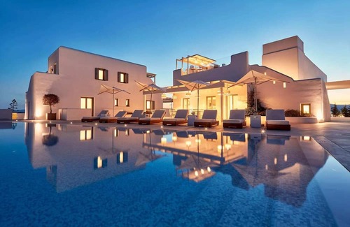 Agios Prokopios Apartment | Spacious 1BR Suite in Naxos Greece
