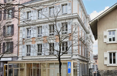 Lausanne House | Charming hotel in fantastic Lausanne with WiFi, fitness room, AC