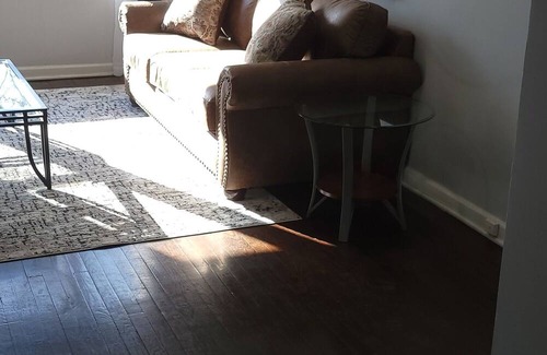 Waukegan House | Charming 2-bedroom townhome with AC, fitness room in marvelous Waukegan