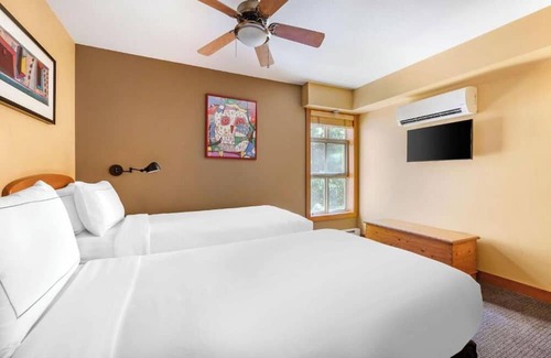 Blackcomb Resort | Cozy 2-bedroom resort with AC, fitness room in charming Whistler