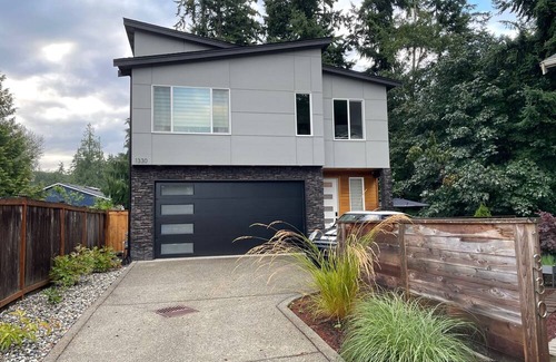 Boulevard Bluffs House | Private 3-bedroom house in scenic Mukilteo with WiFi, AC
