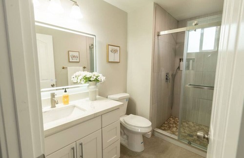 Parkland Bed & Breakfast | Comfy Twin Beds in Tacoma
