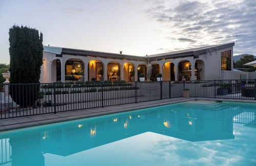 Lowburn Villa | Luxury Spanish Villa in the Heart of Cromwell