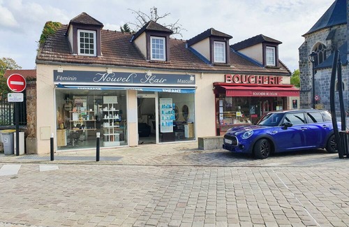 Guyancourt Apartment | Flat on the edge of the forest 30 min from Paris