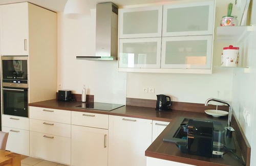 Guyancourt Apartment | Flat on the edge of the forest 30 min from Paris