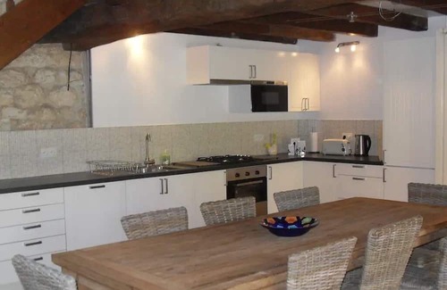 Saint-Vaize Villa | NEW TO VRBO 3 bed Charentaise villa, heated pool, private garden, games room