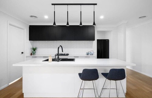 Thurgoona House | Albury Oasis Summary: