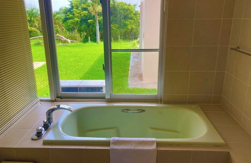 Miyara House | Spacious villa 1 minute walk to private beach / Ishigaki Okinawa