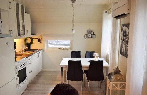 Farsund Apartment | Fewo 'Listastrand 2', Borhaug - Tjörvehavn, Listaland, South-Norway Agder, very chic apartment with large roof terrace and sea view at the bay Bausje with long beach, 4-5 adults or 2 adults and 3 children, 2 bedrooms, 1 shower room, WLAN Internet.
