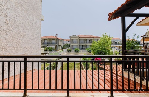 Nikita House | Artistic Flair 3-bdrm Maison, 90m to Nikiti beach