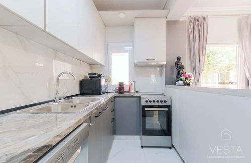 Nikita House | Artistic Flair 3-bdrm Maison, 90m to Nikiti beach