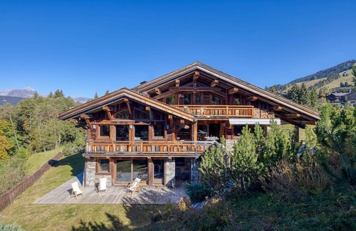 Le Planellet Ski Chalet | Luxury Chalet With Admirable And Relaxing Views