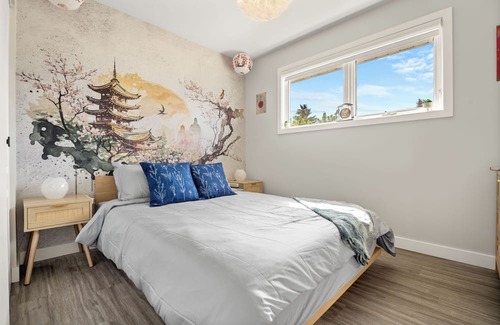 Northeast Edmonton House | Unique stay with retro arcade, free coffee/tea, and a spacious backyard patio