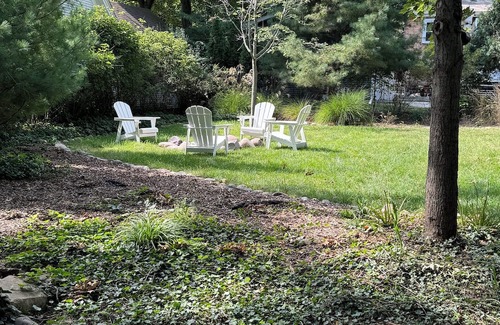 Williams Bay House | Charm 3 Bed, 2 Bath, close to Geneva Lake, restaurants and shops.